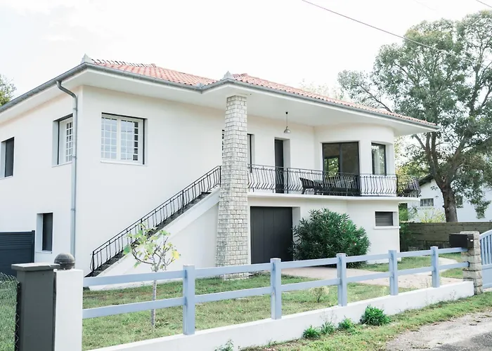 Maison Dharma A 5km De La Avec Sauna 펜션 *