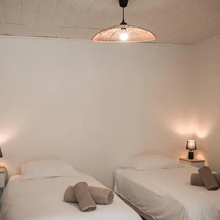 Semesterbostad Maison Dharma A 5km De La Avec Sauna